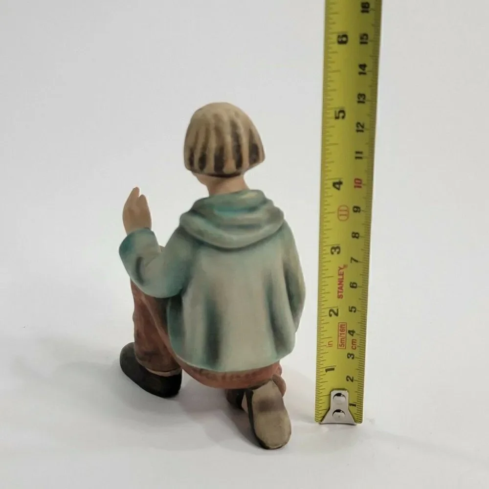 Goebel Kneeling Shepherd Boy 1951 214/G Nativity Piece‎